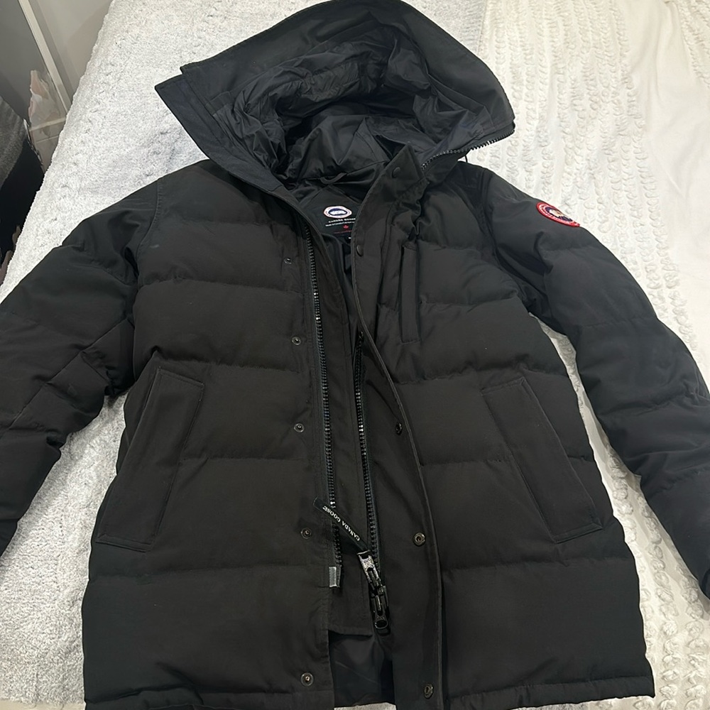 Gently worn Men’s medium Canada goose Jacket